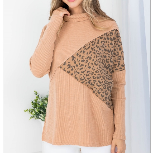 Leopard Print Ribbed Top - Picture 6 of 6